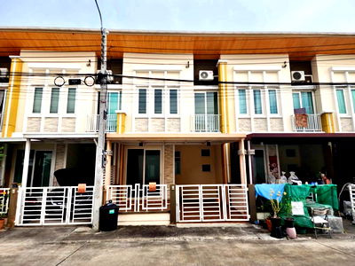Townhouses for rent Anya Thani Industrial Estate (Gemopolis) : R2624 Townhome For Rent Golden Town Chalermprakiat-Suanluang Village