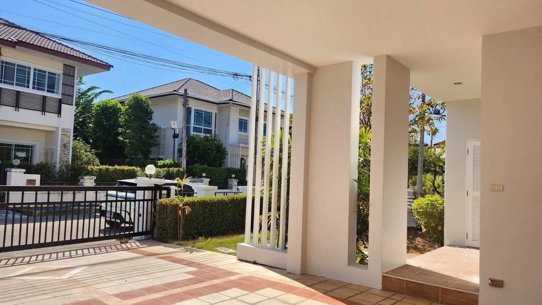 picture House for RENT! Close to Town near Ruamchok shopping mall, NIS, 7-11, Tesco Lotus, Homepro, Fresh Market and etc. - 4/20