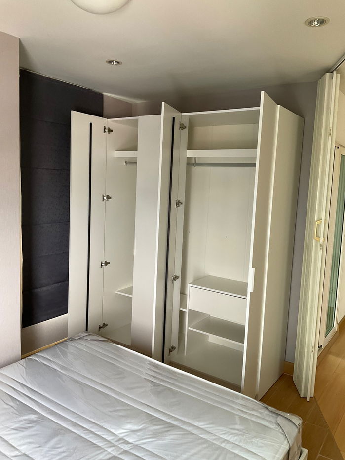 picture New renovation ; fully furniture, have kitchen and closet terrace , car park at bldg., far from 7/11= 100 m. - 2/8