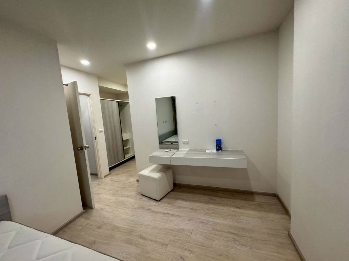 รูป ให้เช่า escent ville 2ห้องนอน 2ห้องน้ำ  วิวสวน วิวสระ 20,000฿/เดือน - รูปที่ 2/10