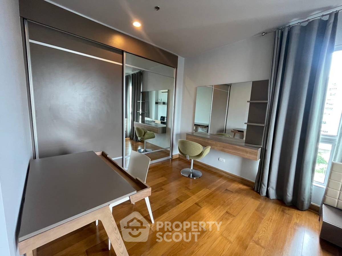 picture 2-BR Condo at Hive Taksin near BTS Wongwian Yai (ID 1587444) - 8/21