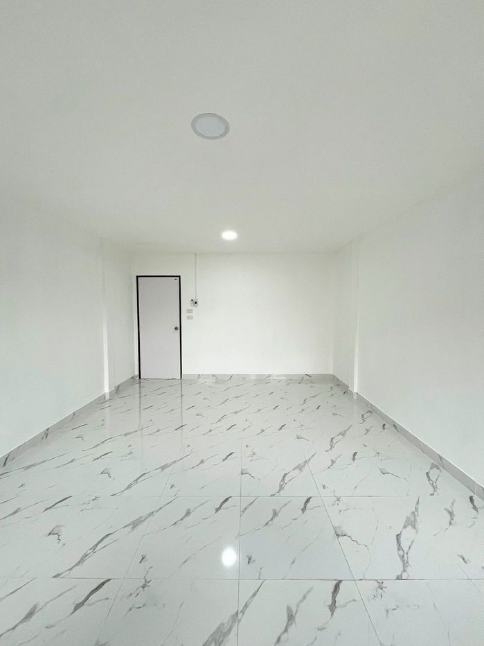 รูป 🏡 FOR RENT — ทาวน์โฮม 3 ชั้น พร้อมเข้าอยู่ 16 ส.ค. 68 📍 รามอินทรา 34 แยก 10 (เลียบทางด่วนรามอินทรา) - รูปที่ 17/20