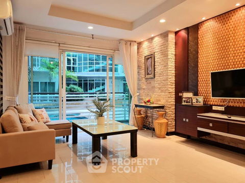 คอนโด 2-ห้องนอน ที่ อเวนิว 61 คอนโดมิเนียม ใกล้ BTS ทองหล่อ (ID 734014)