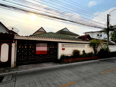 Houses for sale BTS Punnawithi : Detached House For Sale Sukhumvit Bangkok