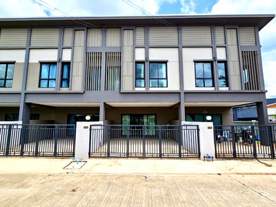 Townhouses for sale Khon Kaen : New 2-storey townhouse – 3 bedrooms, 3 bathrooms, 2 parking spaces, Ban Chod, Ban Ped, Khon Kaen