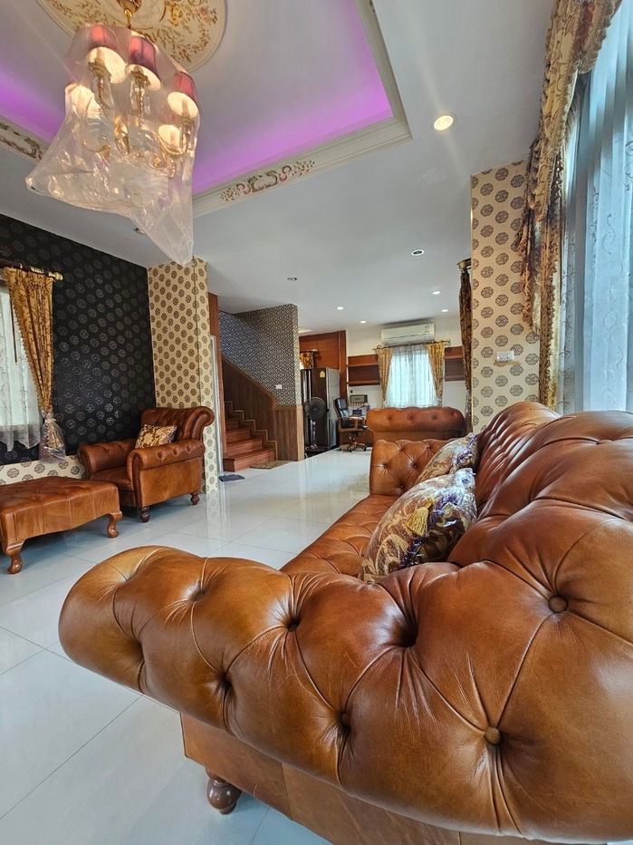 picture 2-Storey Single House for Sale – Serene Ratchaya 2, Soi 3  ✨ Balinese-inspired exterior design | Luxury Louis-style interior - 2/15