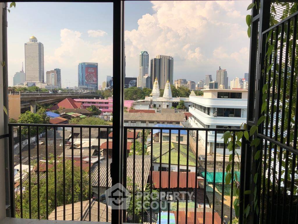 picture 2-BR Condo at Blossom Condo @ Sathorn-Charoenrat near BTS Surasak (ID 514647) - 10/12