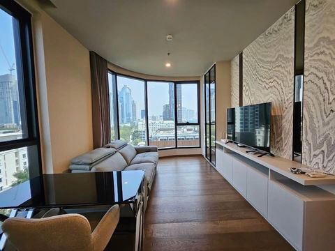 For Rent: Ideo Q Sukhumvit 36 450m from BTS Thonglor (Free Shuttle Van) Move-in Mid August 65 sqm 