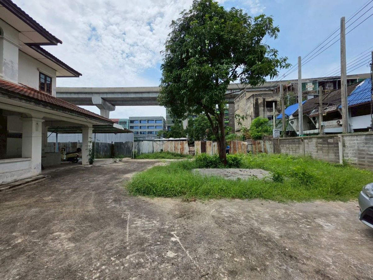 รูป ขายที่ดินแปลงใหญ่ พร้อมบ้านเดี่ยว 2 ชั้น เนื้อที่ 325.9 ตร.วา ใกล้ MRT บางซ่อน - รูปที่ 2/2