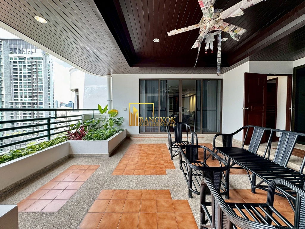 รูป Impressive 3 Bedroom Apartment For Rent in Phrom Phong Area - BR0400AP - รูปที่ 32/51