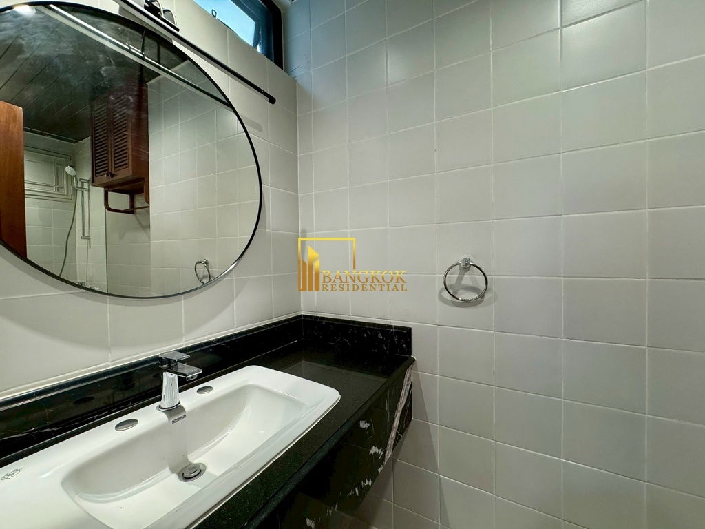 รูป Impressive 3 Bedroom Apartment For Rent in Phrom Phong Area - BR0400AP - รูปที่ 27/51