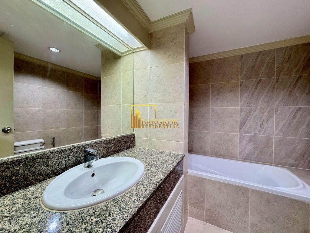 picture Baan Suanpetch | Cozy 2 Bed Condo For Rent in Phrom Phong - BR19555CD - 13/35