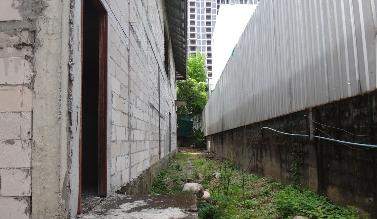 รูป ขายที่ดิน 240 ตร.วา พร้อมโครงสร้างบ้านในซอยสุขุมวิท 38 - รูปที่ 9/16