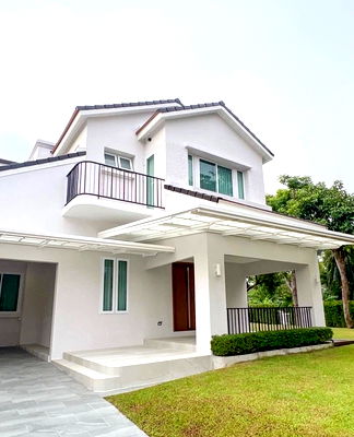Houses for rent Sukhumvit Road : Rent a 2 -story detached house, Ladawan - Srinakarin, beautiful, ready to be near Mega Bang Na. Interested in Atline.@841qqlnr