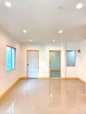 Townhouses for sale : 🔺 For Sell Town house BUATHONGTHANI 18 2-story 4 bedroom 2 bathroom