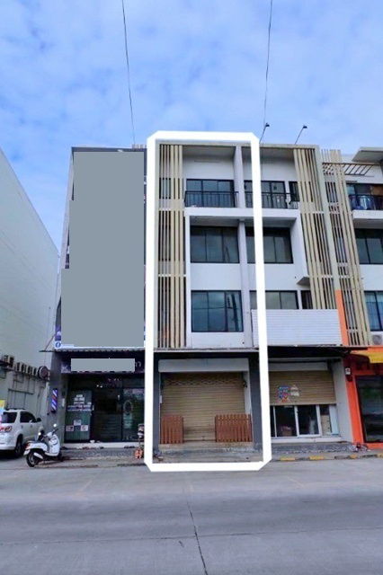 รูป ติดถนนใหญ่ ม.เจ้าคุณทหารลาดกระบัง 3.8 กม.4 นอน หน้านิคม ตลาดนครฉลองกรุง500ม. รร.วัดทิพพาวาส 1กม. อาคารพาณิชย์ 4ชั้น 23ตร.วา. 370ตร.ม. - รูปที่ 1/8