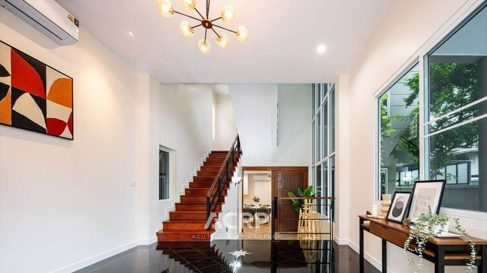 picture Renovated 3-storey detached house for sale on Vibhavadi Rangsit 5, Soi 6, conveniently located near MRT Chatuchak and BTS Mo Chit. - 16/20