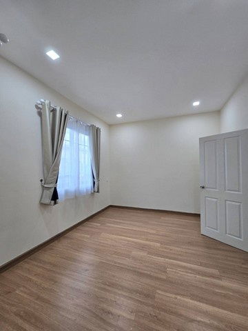 picture FOR SALE  TOWNHOUSE PROPERTY  2980000 BAHT. - 9/19