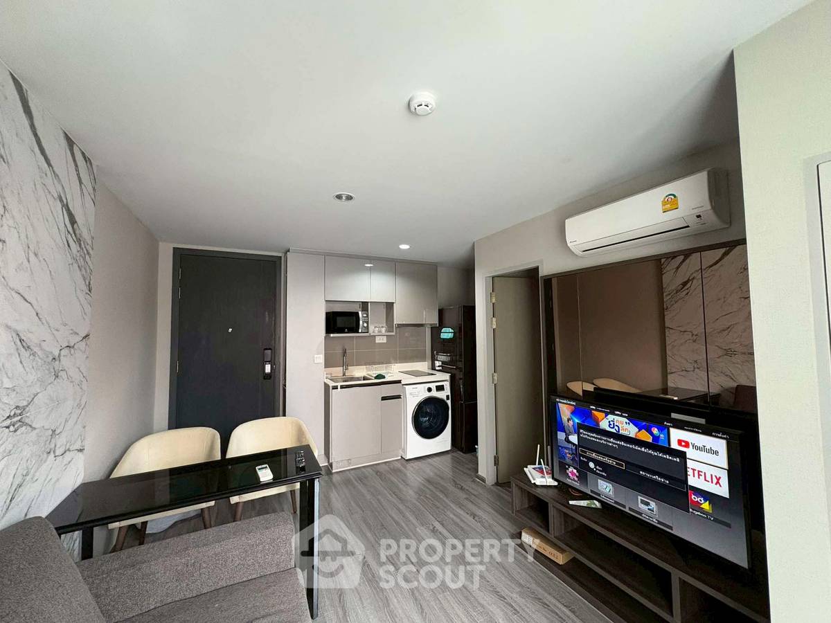 picture 1-BR Condo at Ideo Mobi Sukhumvit 40 near BTS Ekkamai (ID 2259817) - 1/6