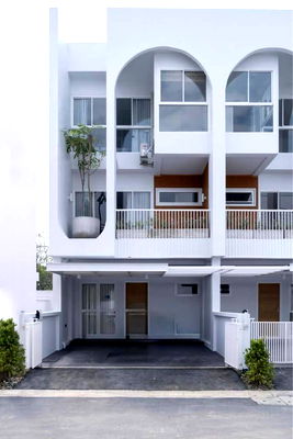 ทาวน์โฮม ม.เนชั่น วิทยาเขตเชียงใหม่ : ขายทาวน์โฮม 3 ชั้น โครงการ Monotown 3 สันผีเสื้อ เชียงใหม่ ขายพร้อมผู้เช่า Yield 8.62% ต่อปี T.094-6511456