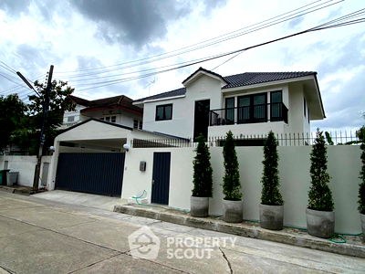 เช่าบ้านเดี่ยว ม.กรุงเทพ กล้วยน้ำไท : บ้าน 3-ห้องนอน ที่ ผกามาศ วิลเลจ ใน สวนหลวง (ID 2259441)