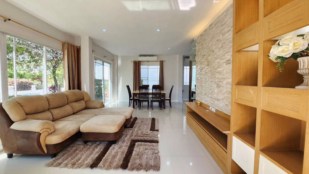 picture House for RENT! Close to Town near Ruamchok shopping mall, NIS, 7-11, Tesco Lotus, Homepro, Fresh Market and etc. - 6/20