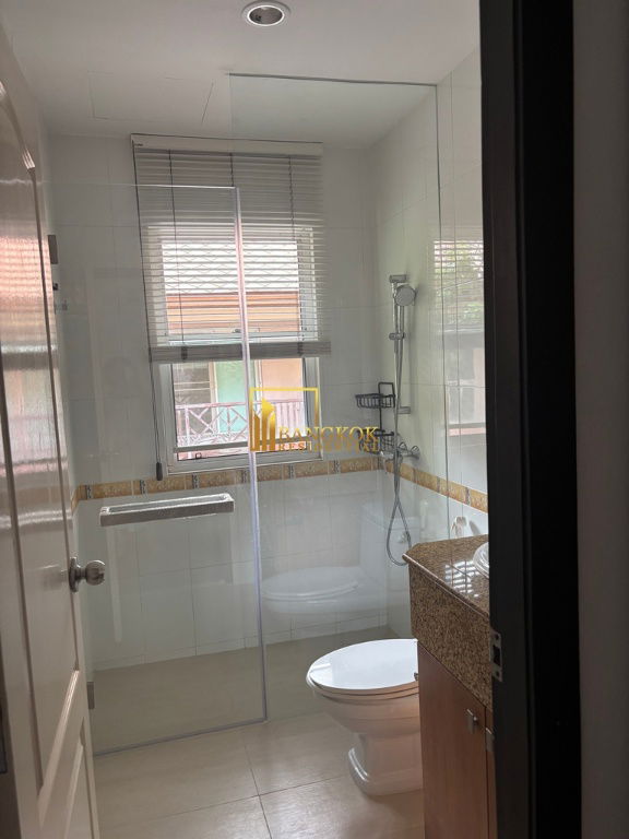 รูป Spacious 4 Bedroom House With Pool in Phrom Phong - BR7949SH - รูปที่ 9/13
