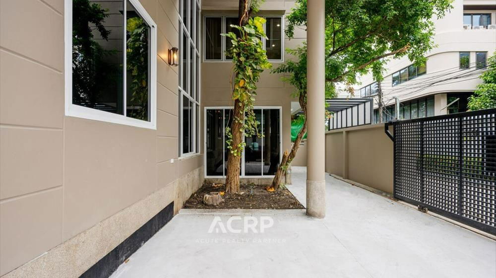 picture Renovated 3-storey detached house for sale on Vibhavadi Rangsit 5, Soi 6, conveniently located near MRT Chatuchak and BTS Mo Chit. - 19/20