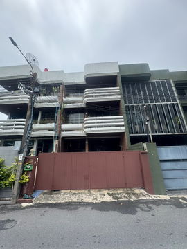 Renovated House for rent, rent for business 3 floor + rooftop area Total usage area 450 Sq.m  3 bed 4 Bath
