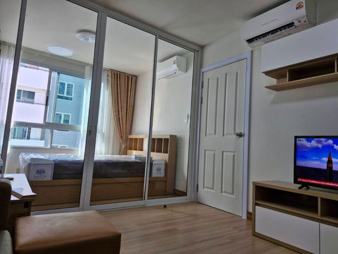   PLUM CONDO PATHOLYOTHIN 89 NEAR RANGSIT UNIVERSITY FOR SALE.