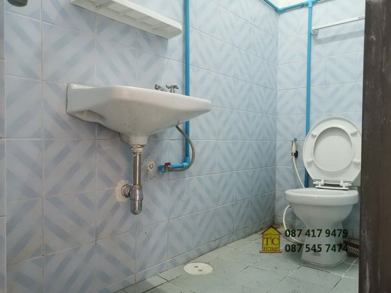 รูป ขายด่วนบ้านแฝด 2 ชั้น 31 ตรว. อยู่สุขุมวิท107 ใกล้รฟฟ.-แบริ่ง รร.เซนต์โยเซฟบางนา - รูปที่ 42/43