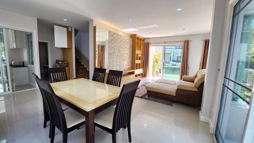 picture House for RENT! Close to Town near Ruamchok shopping mall, NIS, 7-11, Tesco Lotus, Homepro, Fresh Market and etc. - 9/20