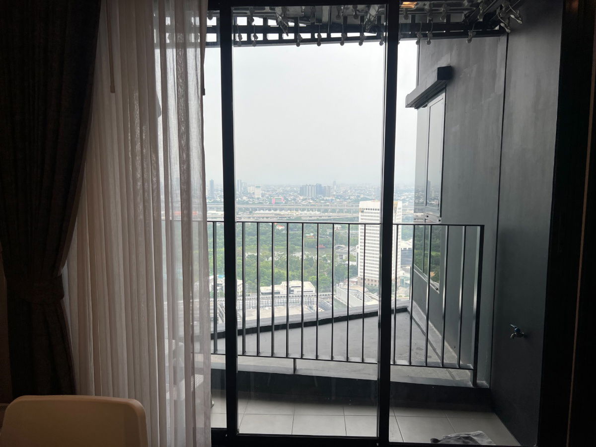 รูป 🏙 Life Ladprao Valley ชั้น 43 สูงที่สุดในโครงการ! วิวสวนรถไฟ–จตุจักร 🌳 - รูปที่ 4/23