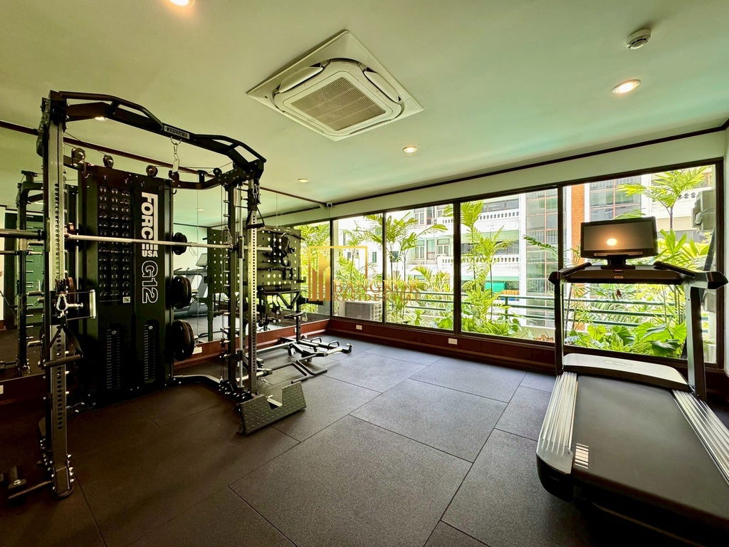 รูป Impressive 3 Bedroom Apartment For Rent in Phrom Phong Area - BR0400AP - รูปที่ 47/51
