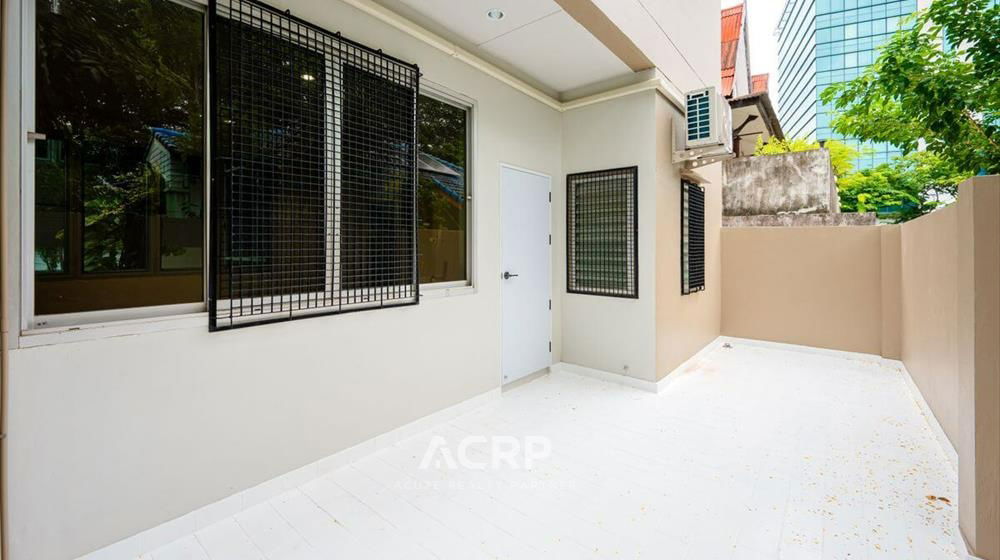 picture Renovated 3-storey detached house for sale on Vibhavadi Rangsit 5, Soi 6, conveniently located near MRT Chatuchak and BTS Mo Chit. - 20/20