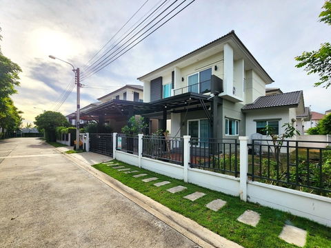 บ้านเดี่ยว Centro พระราม 9-มอเตอร์เวย์ ใกล้สุวรรณภูมิ ราคาดี
