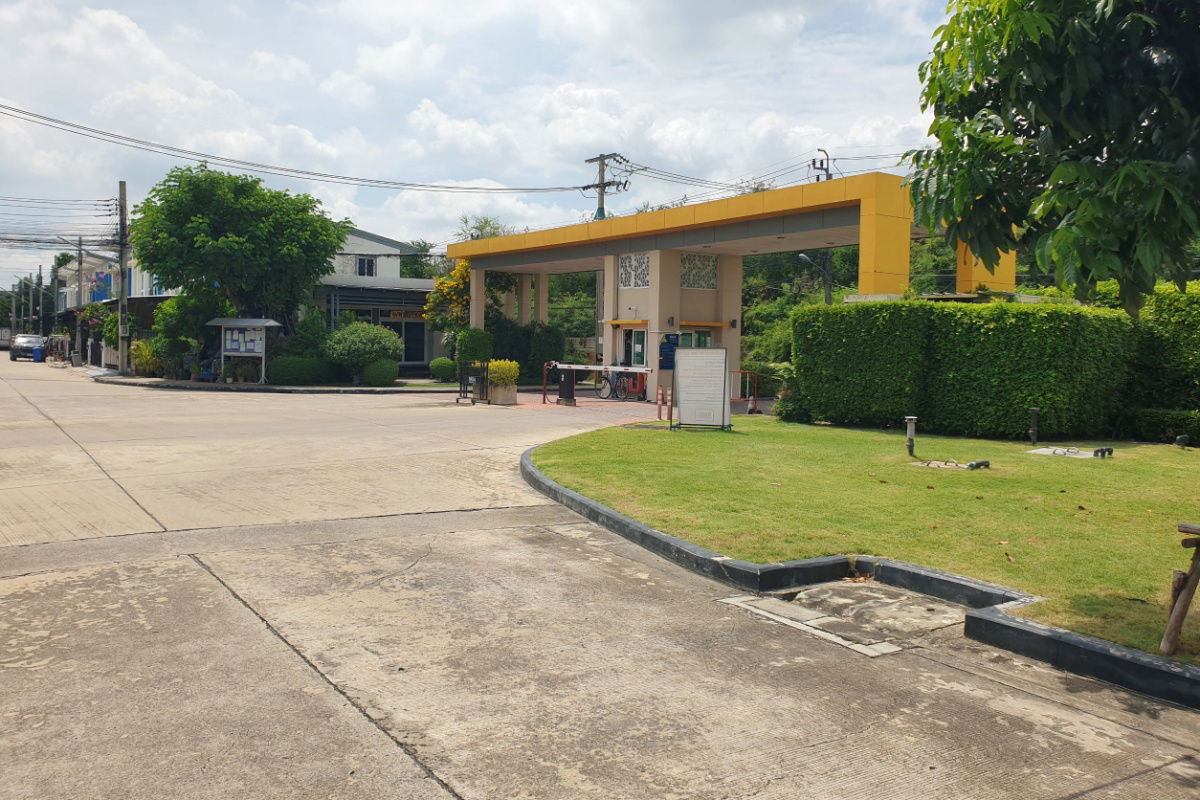 รูป ขายขาดทุน ! ทาวน์โฮม 2 ชั้น 23 ตรว. โซนถนนเมนหน้าโครงการ หน้าสวนสาธารณะ มบ. รสา แกรนด์วิลล์ พหลโยธิน 73 - รูปที่ 4/7