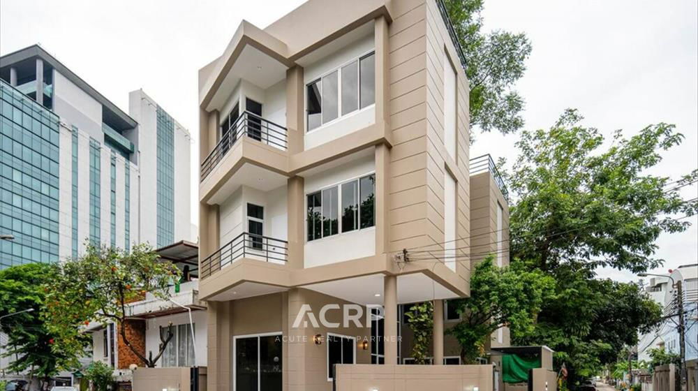 picture Renovated 3-storey detached house for sale on Vibhavadi Rangsit 5, Soi 6, conveniently located near MRT Chatuchak and BTS Mo Chit. - 1/20