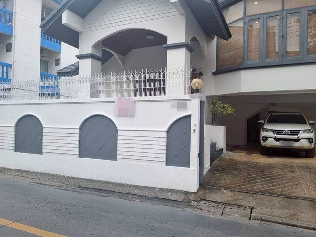picture Detached House For Rent Ratchadaphisek 36 Bangkok - 1/8