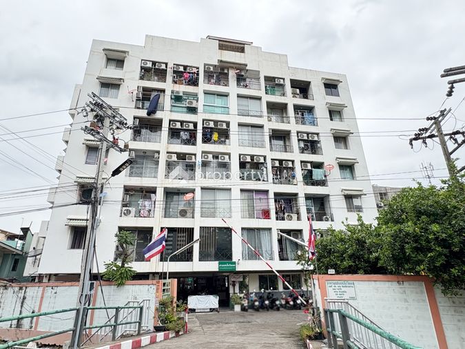 Samsen Nai Village