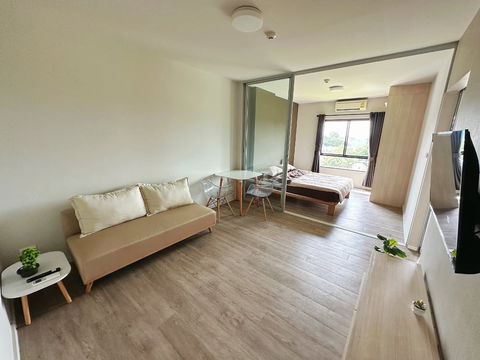 Condo for rent, The Issara, near Ruamchok, call 082-532-3935