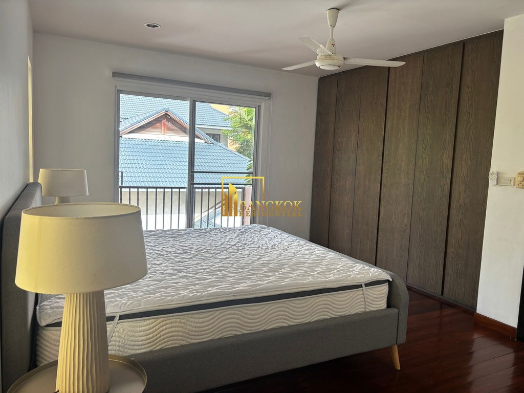 รูป Spacious 4 Bedroom House With Pool in Phrom Phong - BR7949SH - รูปที่ 12/13