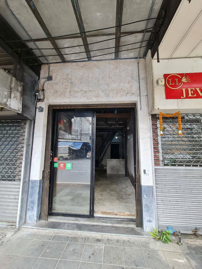 picture For Rent – 3-Storey Commercial Building with Furniture, Ban Mo – Phahurat (S03-2069) - 2/3