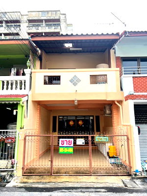 Townhouses for sale Bangkok : 2-story townhouse for sale, Soi Ramintra 67, Intersection 1, Watcharaphon, BTS Ramintra Km. 6.