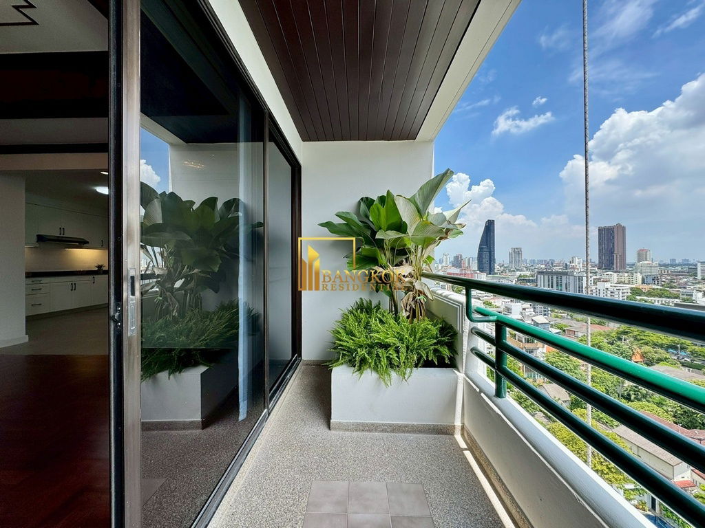 รูป Impressive 3 Bedroom Apartment For Rent in Phrom Phong Area - BR0400AP - รูปที่ 9/51