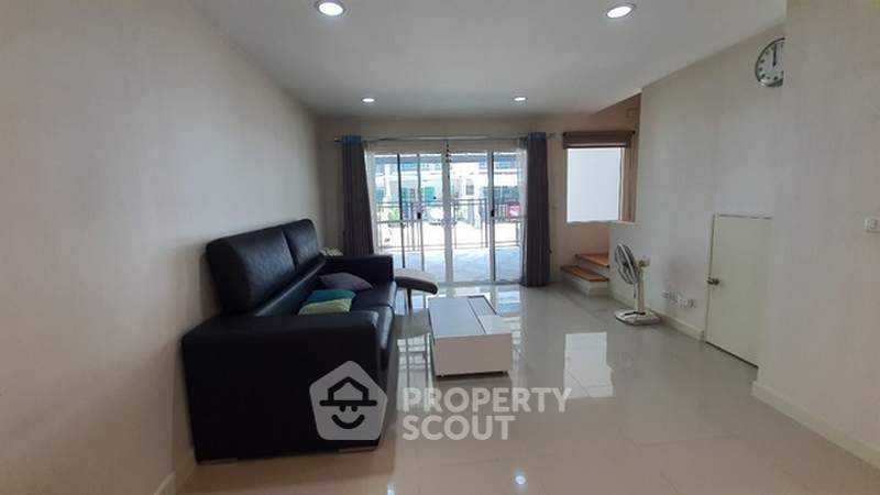 picture 3-BR Townhouse at Baan Klang Muang Chokchai 4 close to Chok Chai 4 (ID 1719087) - 5/6