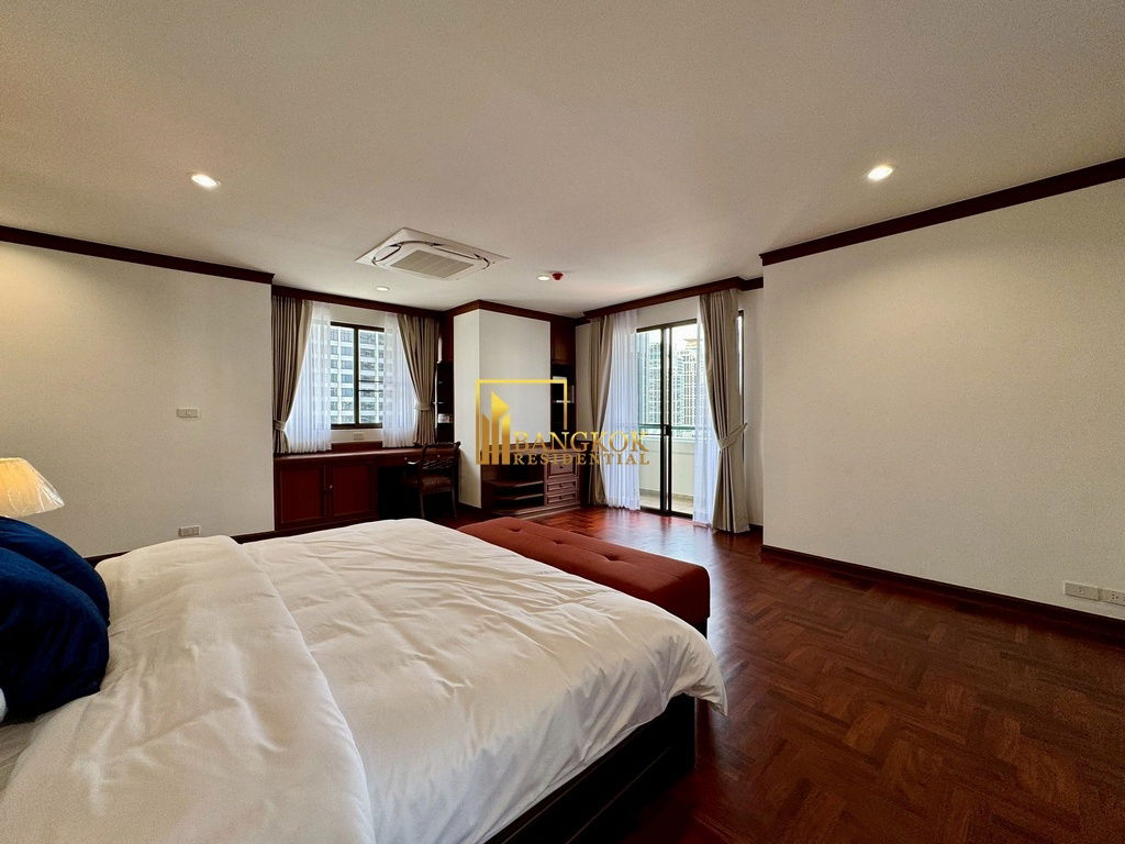 รูป Impressive 3 Bedroom Apartment For Rent in Phrom Phong Area - BR0400AP - รูปที่ 16/51