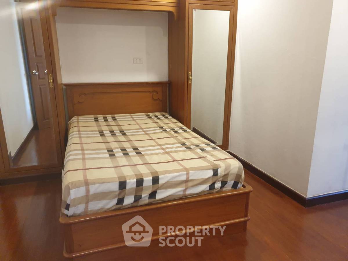 picture 2-BR Condo at Le Premier 2 Condominium near BTS Thong Lor (ID 1981846) - 10/14