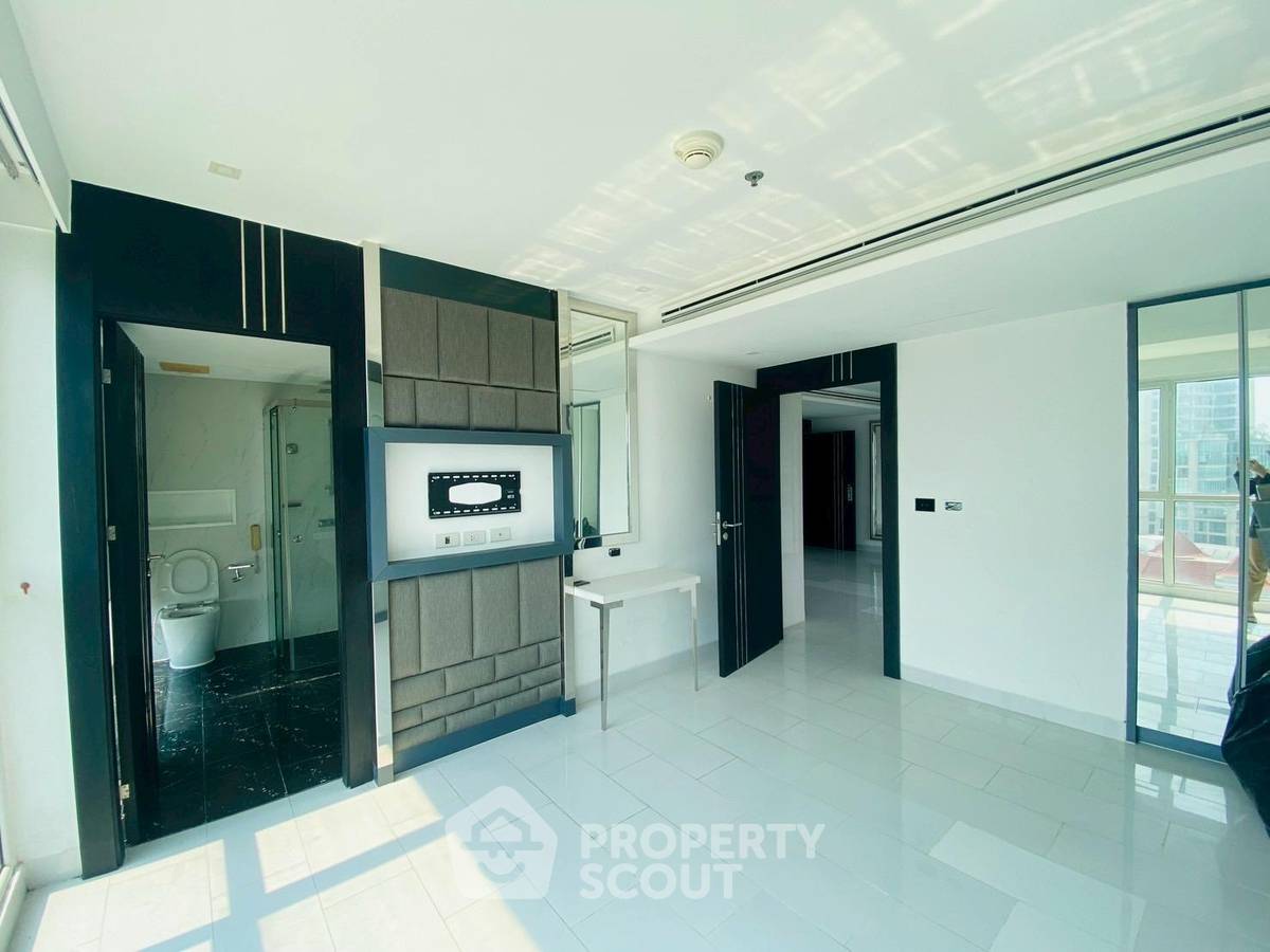 picture 2-BR Condo at Sky Residences Pattaya close to Pattaya (ID 2259949) - 8/12