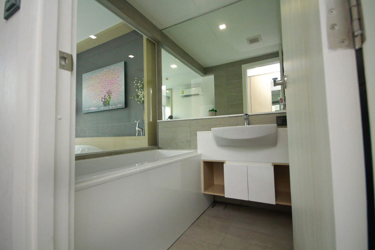 picture Play condo for sale : 2bedrooms near Maya mall and Nimman  : Tel. 082-3899314 (Boo) - 6/15